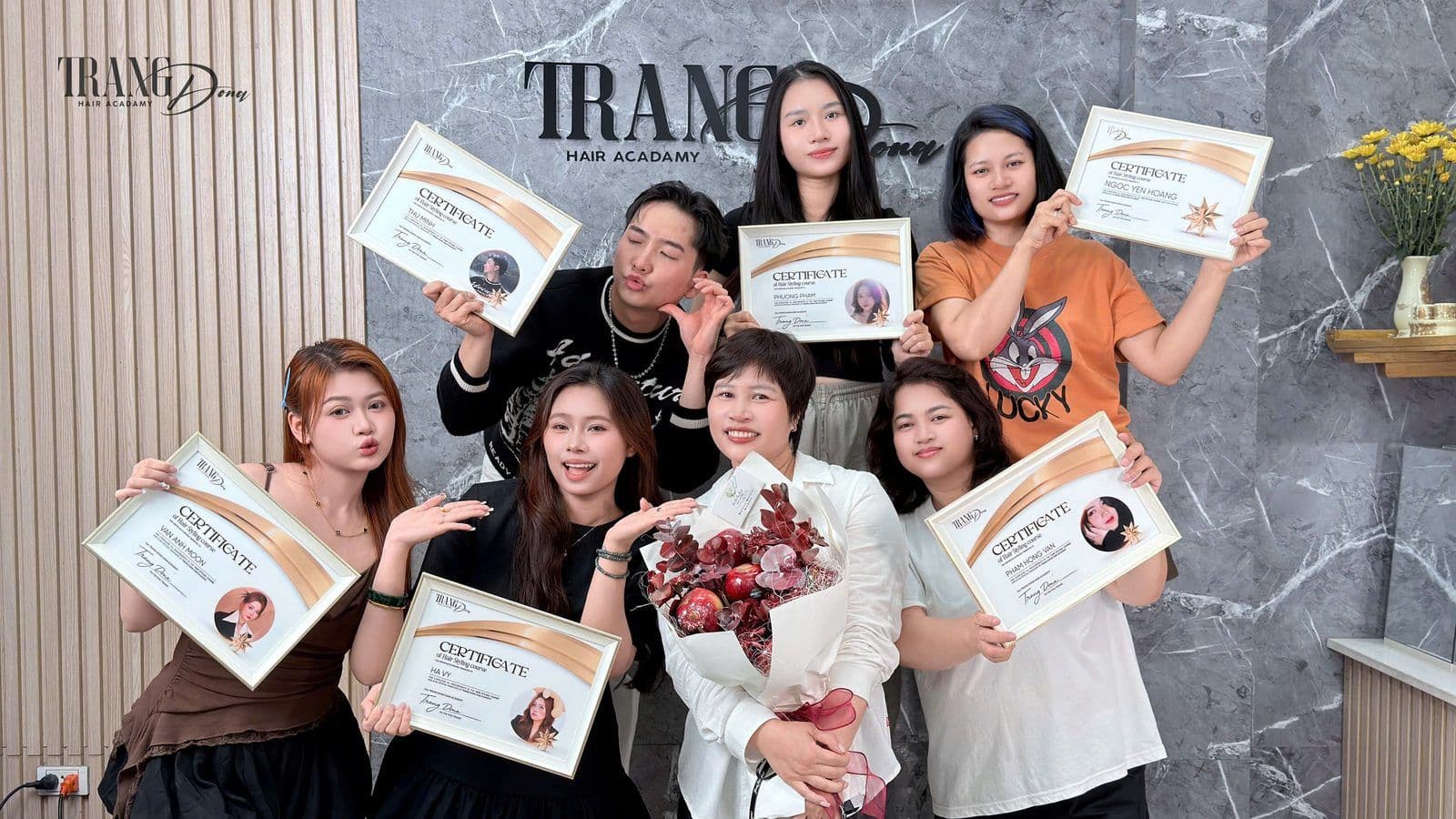 Học viên tốt nghiệp Trang Dona Hair Academy