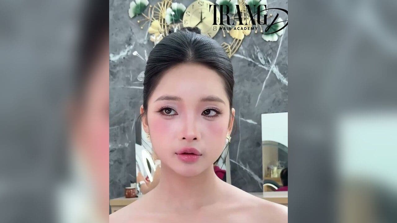 Kiểu tóc Búi cao form tiêu chuẩn